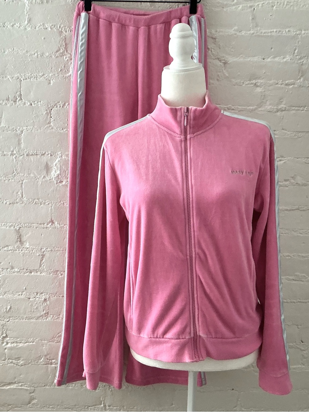 Mary Kay 2 Piece Avia Activewear Pink Velour Track Suit Size M Rare VTG Y2K